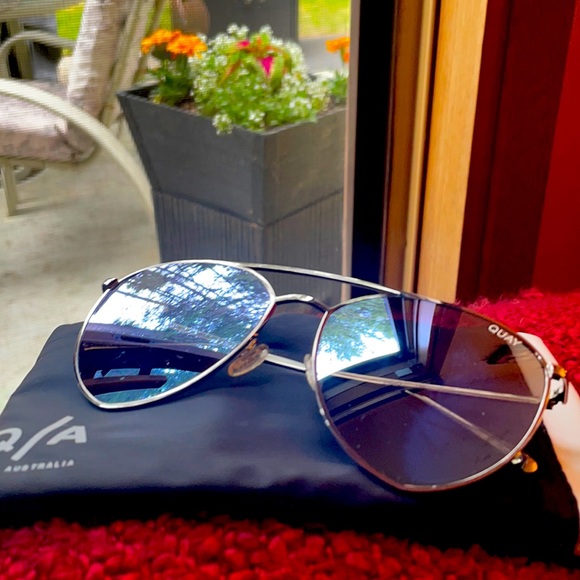 QUAY Australia sunglasses - Picture 1 of 4